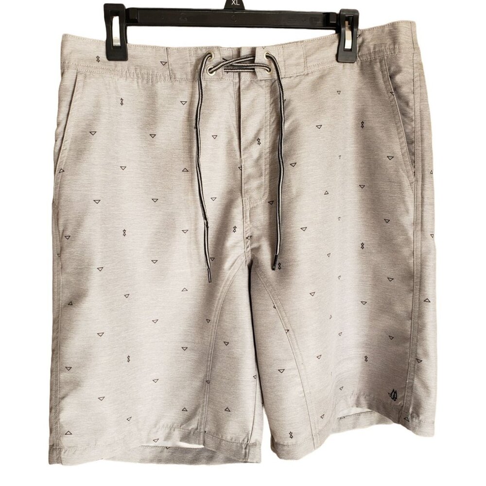 Freeworld Mens 34" Hybrid Swim Shorts Gray Black Pocket Wet Dry Versatile Cruise